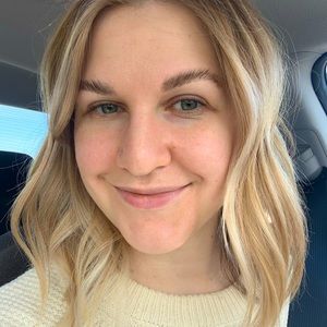 Meet your Posher, Elyse